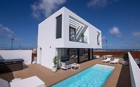 Villa Yolo Luxe Sur Private Pool Corralejo By Holidays Home